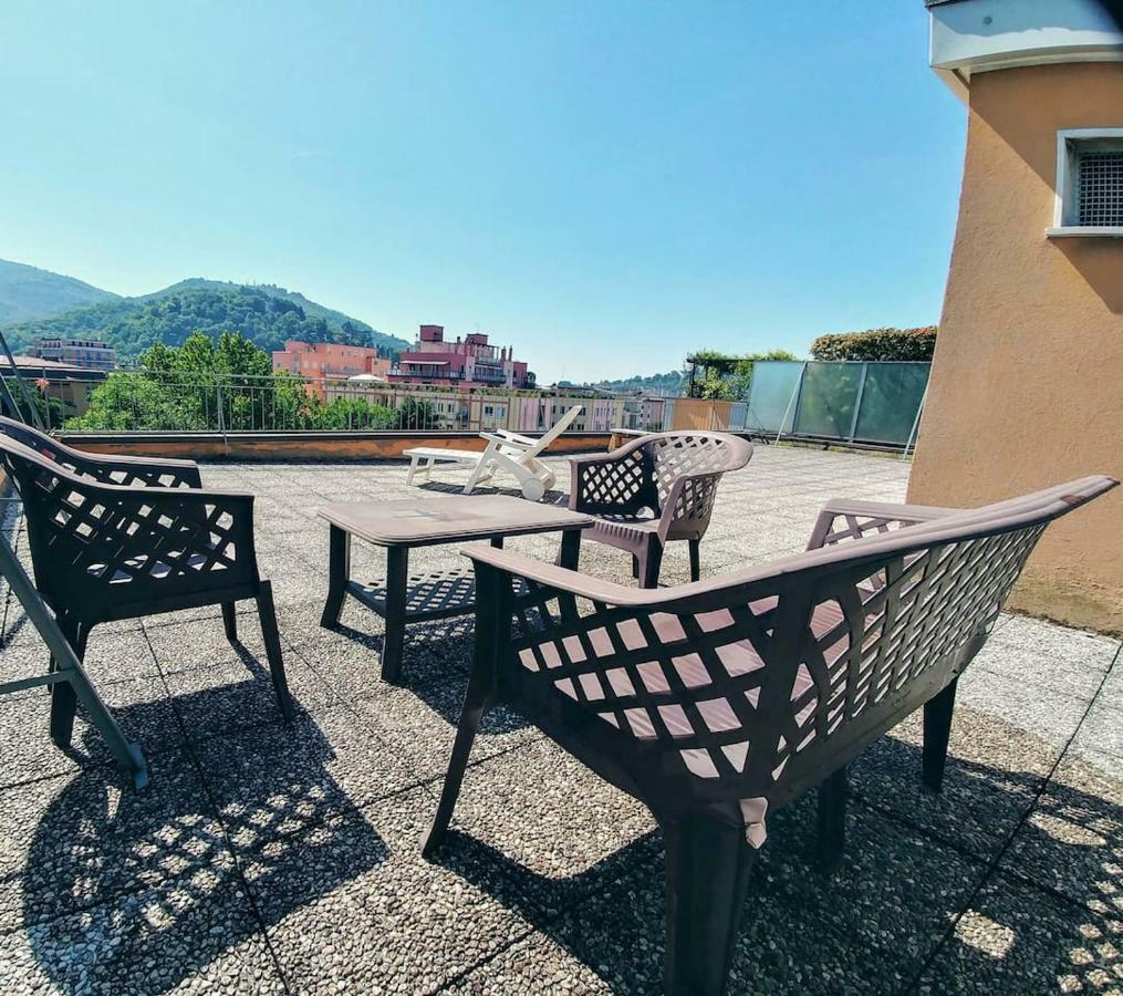 Appartamento Con Terrazzo Zona Ospedale Civile Brescia Exterior photo
